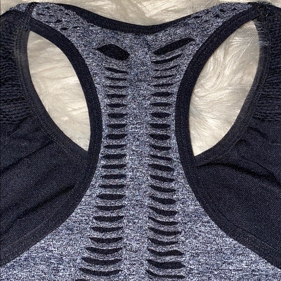 ❤️Cute Gray Sports Bra With Detail Racerback - Picture 4 of 5